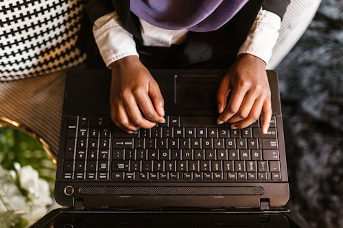 What is Freelancing? Guide to Work, Skills & Benefits 1 popular freelancing skills