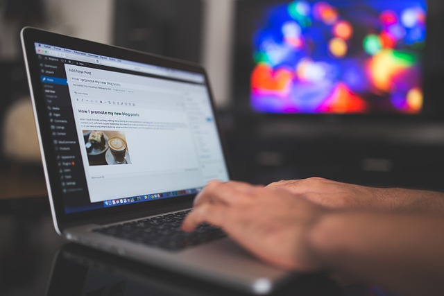 Build personal brand as freelance writer